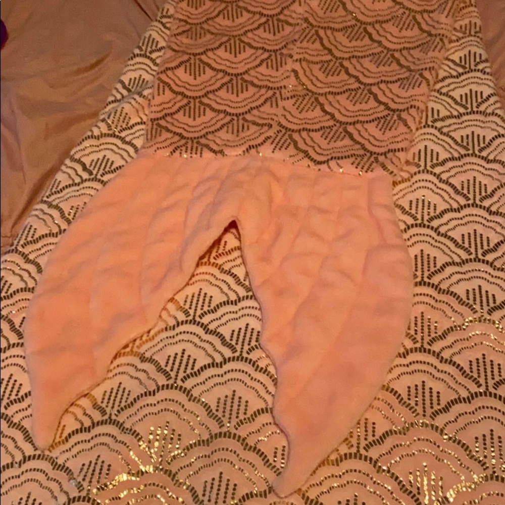 Mermaid sleeping blanket